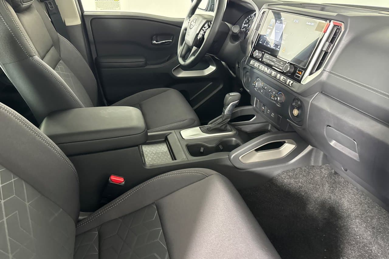 2027 Nissan Frontier SV 12