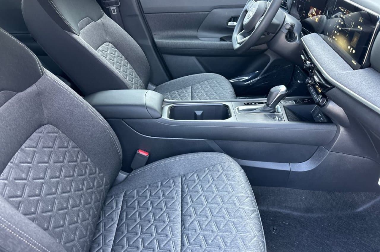 2026 Nissan Kicks SV 12