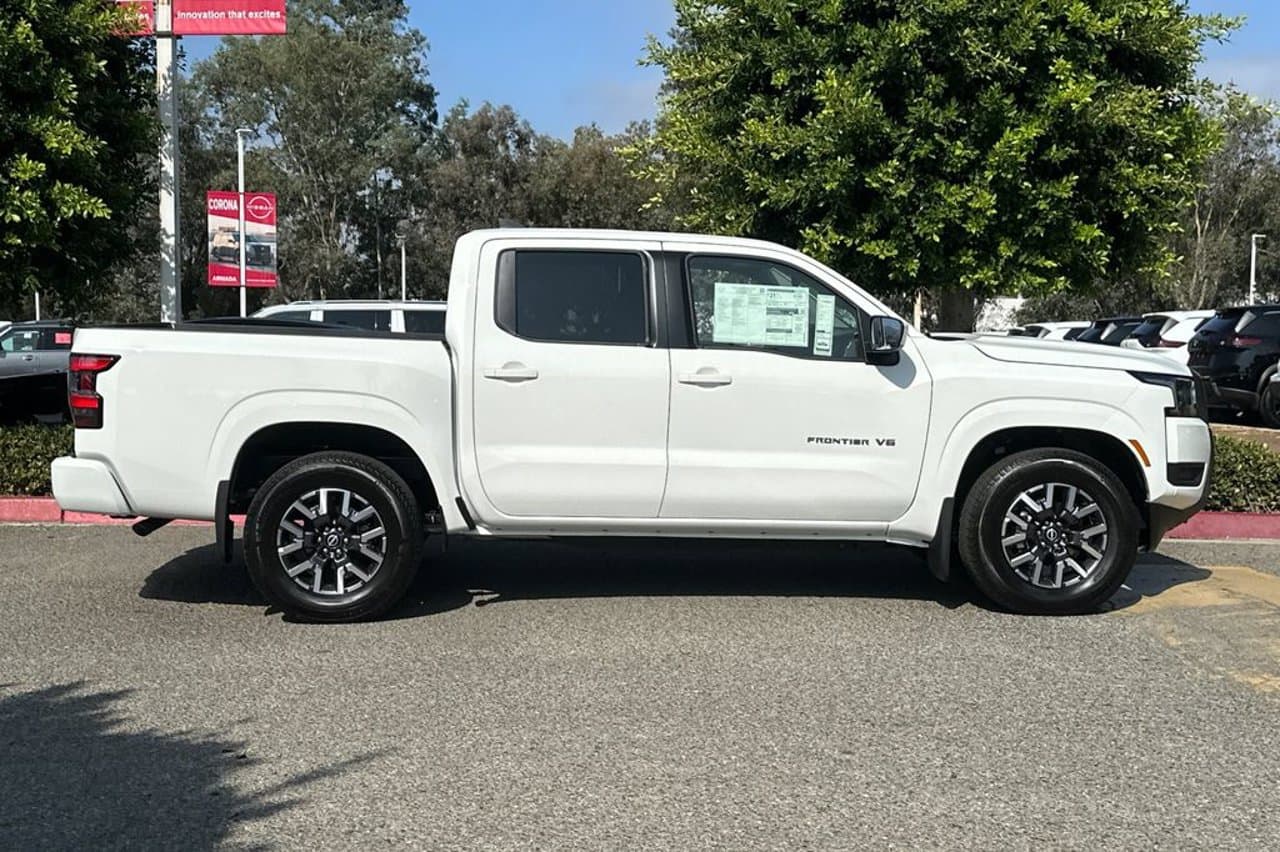 2027 Nissan Frontier SV 3