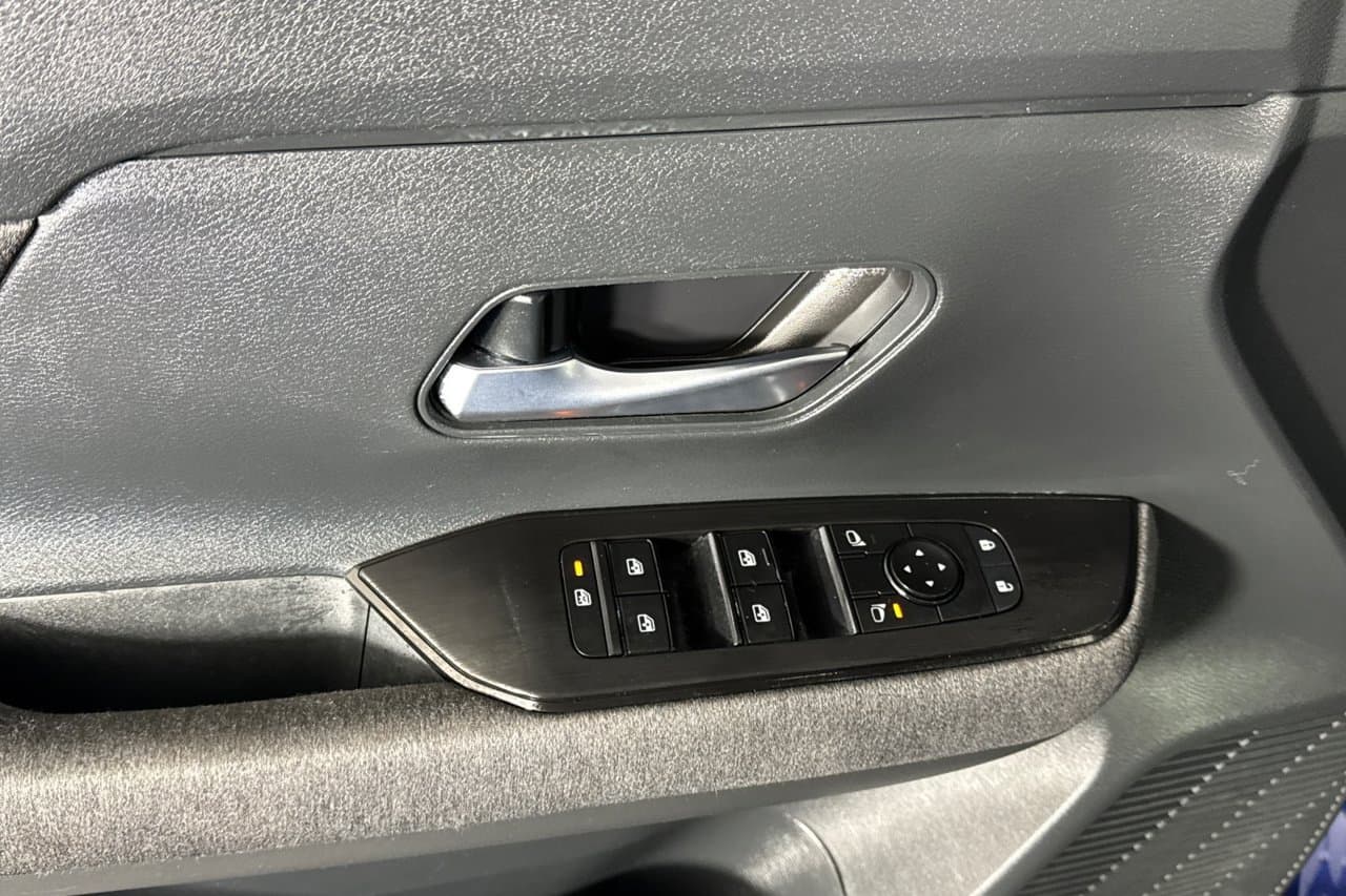 2026 Nissan Kicks SV 8