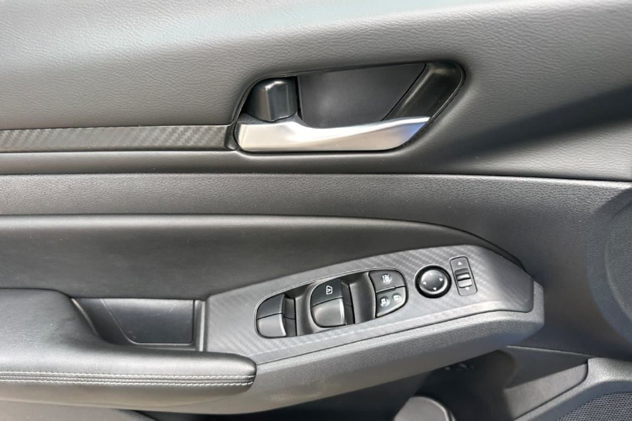 2025 Nissan Altima SV 9