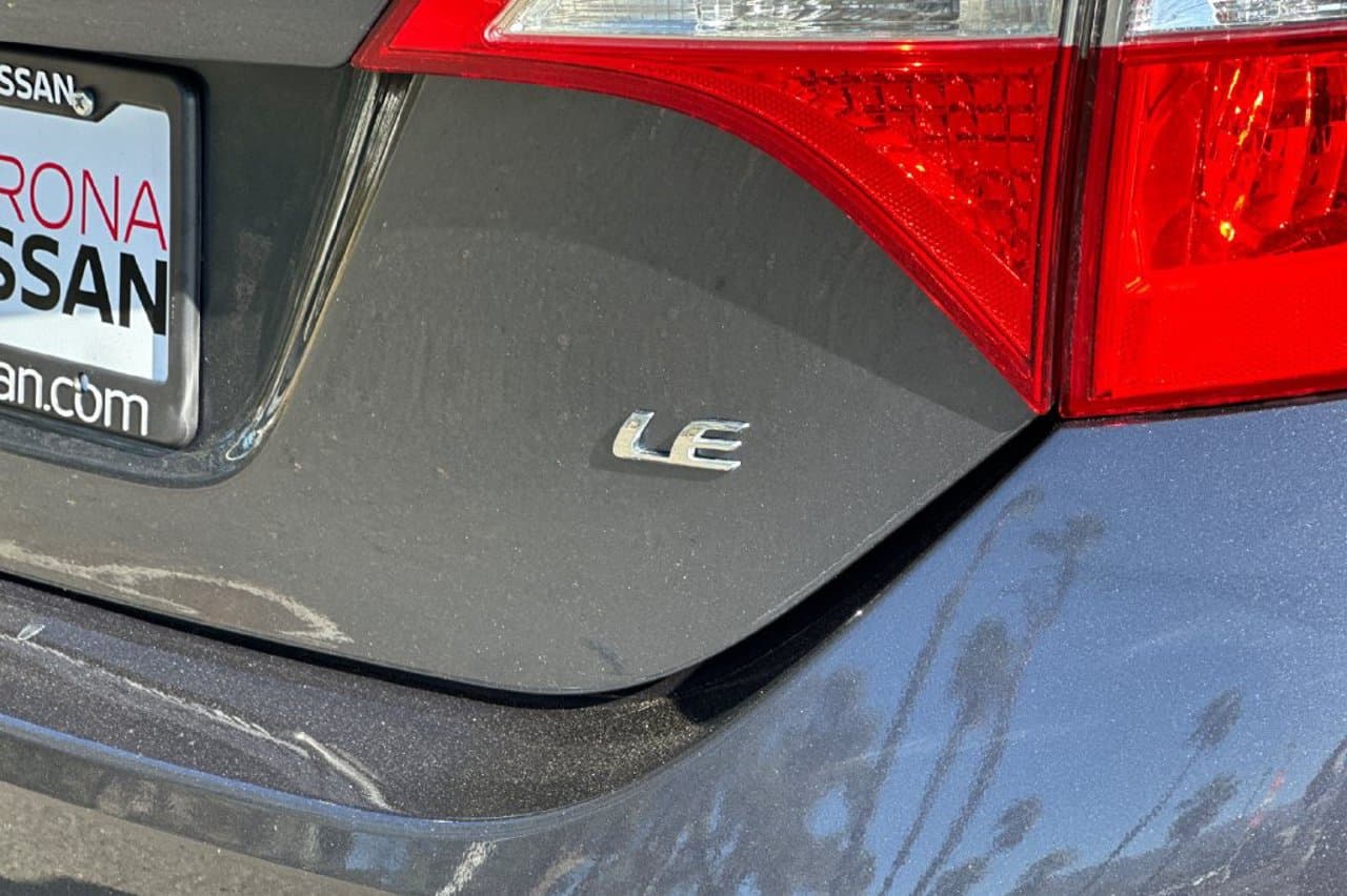 2016 Toyota Corolla LE 21