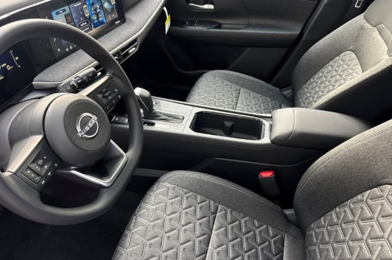 2027 Nissan Kicks SV 7