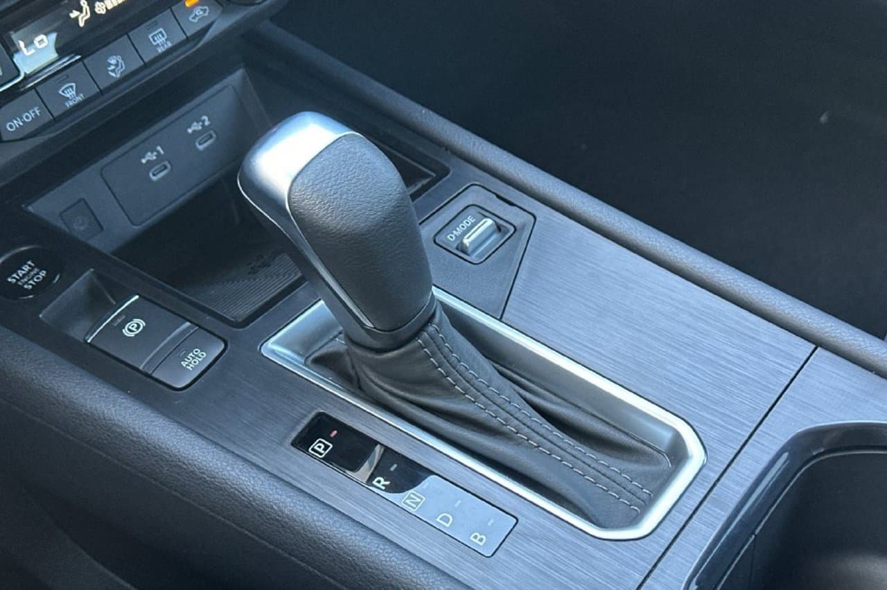 2027 Nissan Kicks SV 18