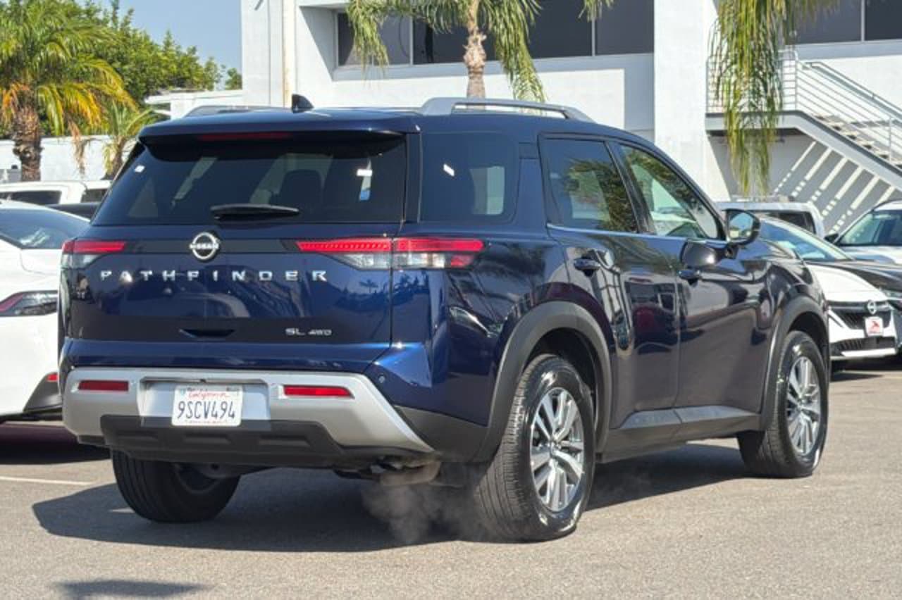 2025 Nissan Pathfinder SL 4