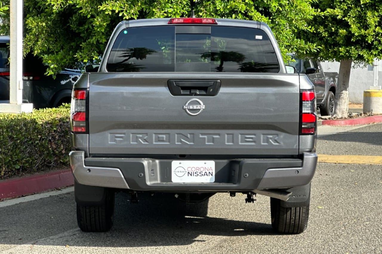 2027 Nissan Frontier SV 5