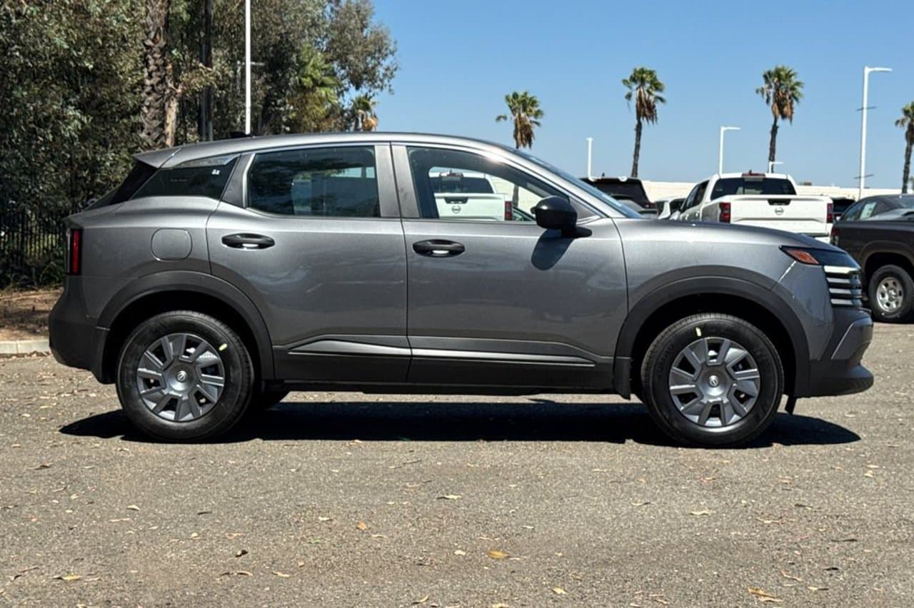 2027 Nissan Kicks S 3