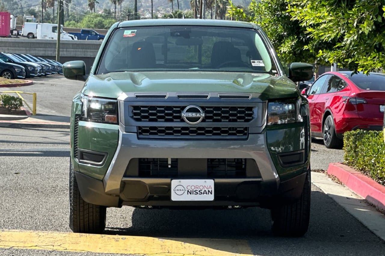 2027 Nissan Frontier SV 7