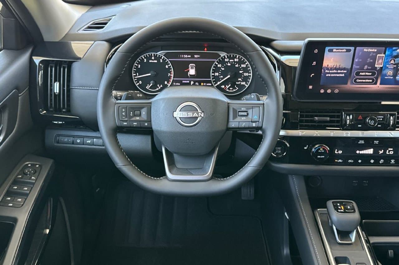 2026 Nissan Pathfinder SV 12