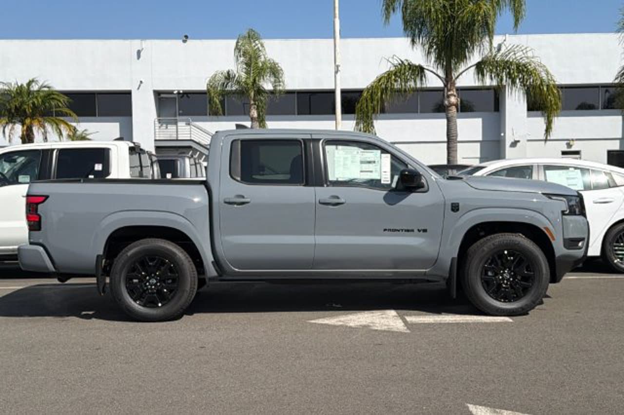 2027 Nissan Frontier SV 2