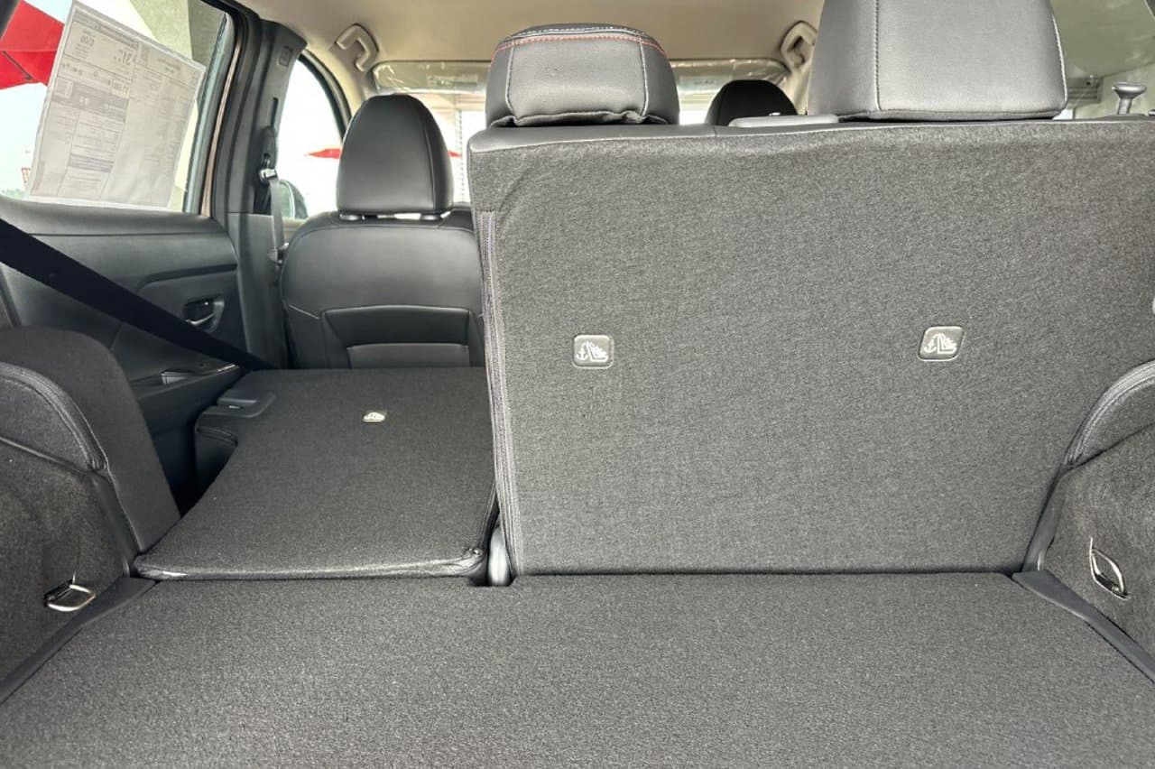 2026 Nissan Kicks SR 12