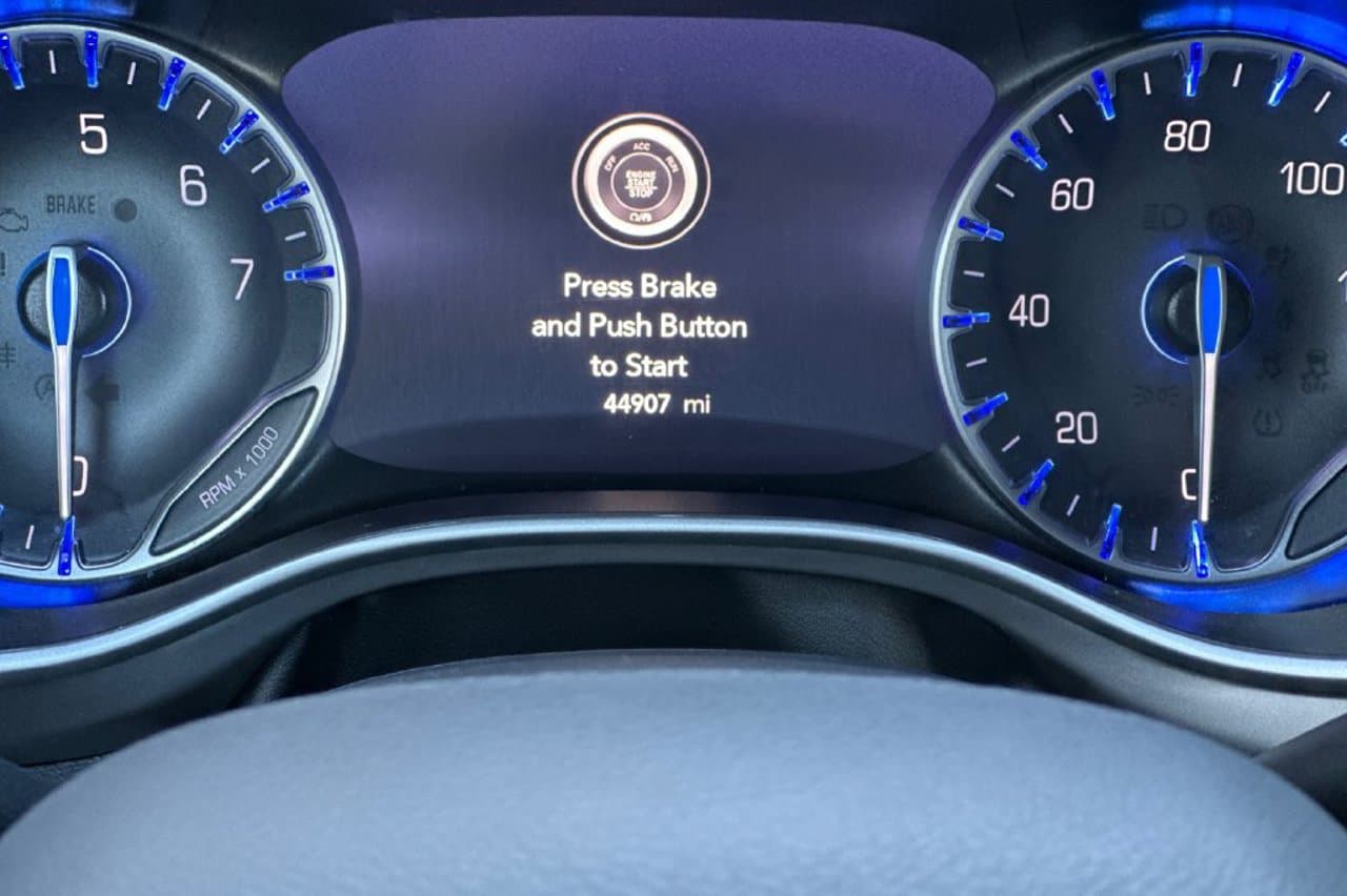 2025 Chrysler Pacifica Select 23