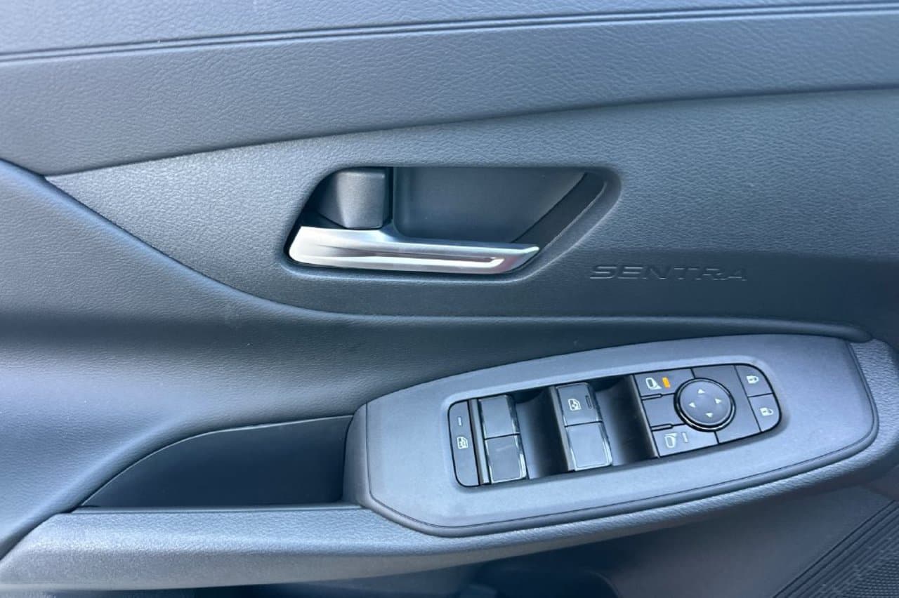 2027 Nissan Sentra SV 8