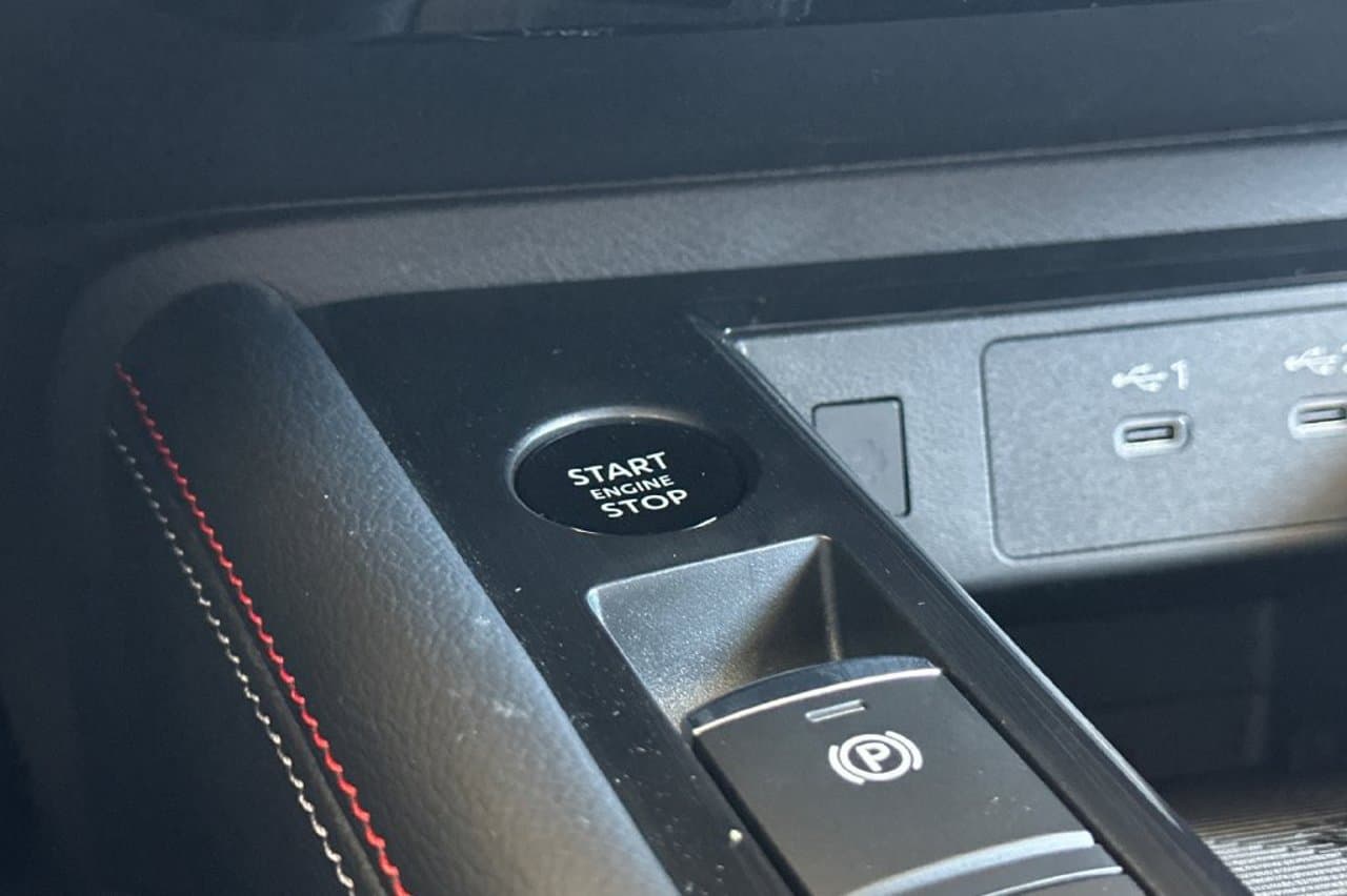 2027 Nissan Kicks SR 18