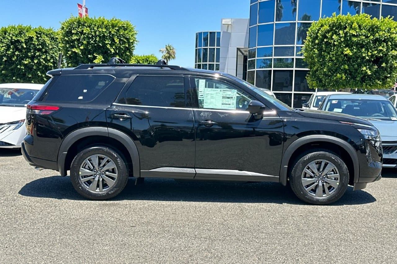 2026 Nissan Pathfinder SV 3