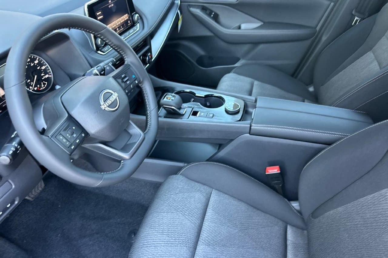2026 Nissan Rogue SV 7