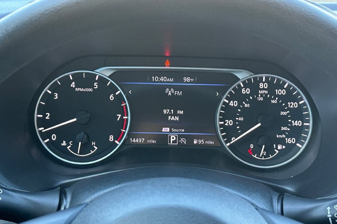 2025 Nissan Sentra SV 20