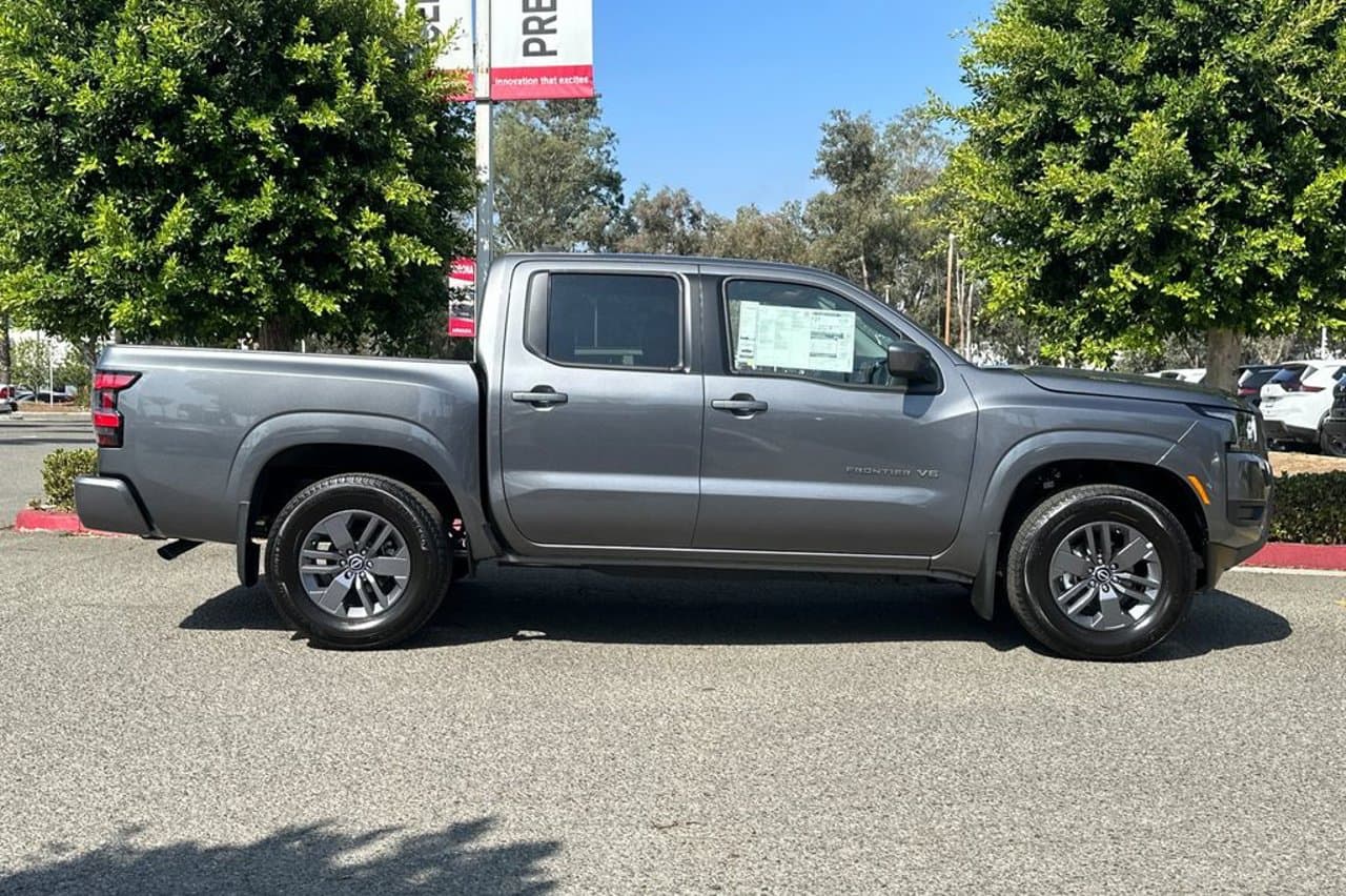 2027 Nissan Frontier SV 3
