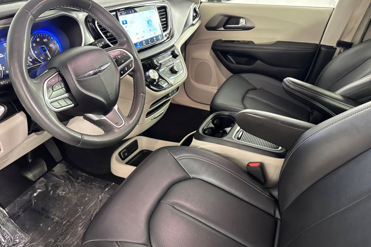 2024 Chrysler Pacifica Touring L 7