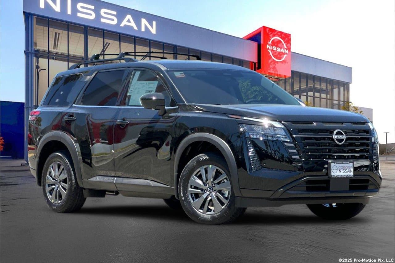 2026 Nissan Pathfinder SV 2