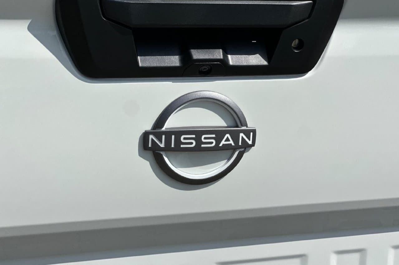 2027 Nissan Frontier SV 22