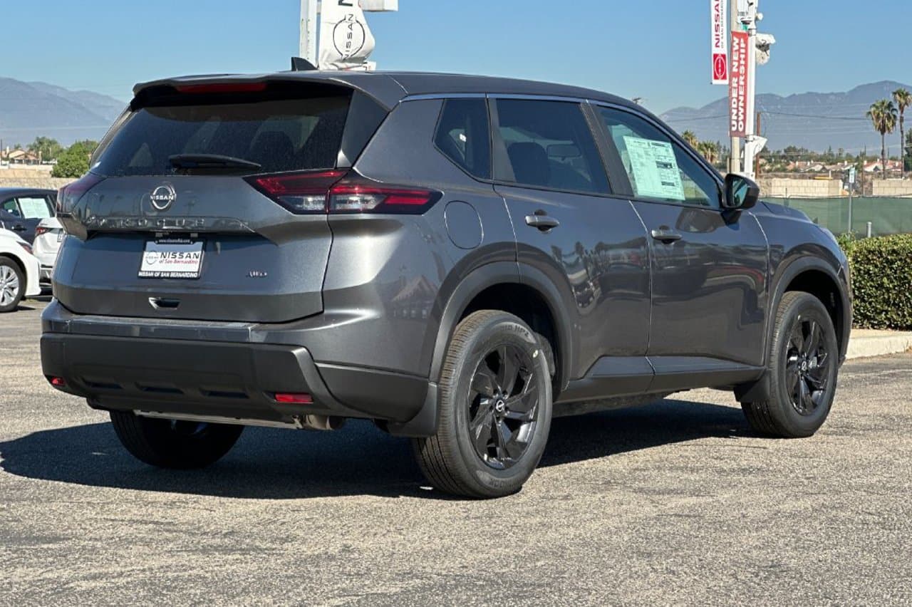 2026 Nissan Rogue SV 3