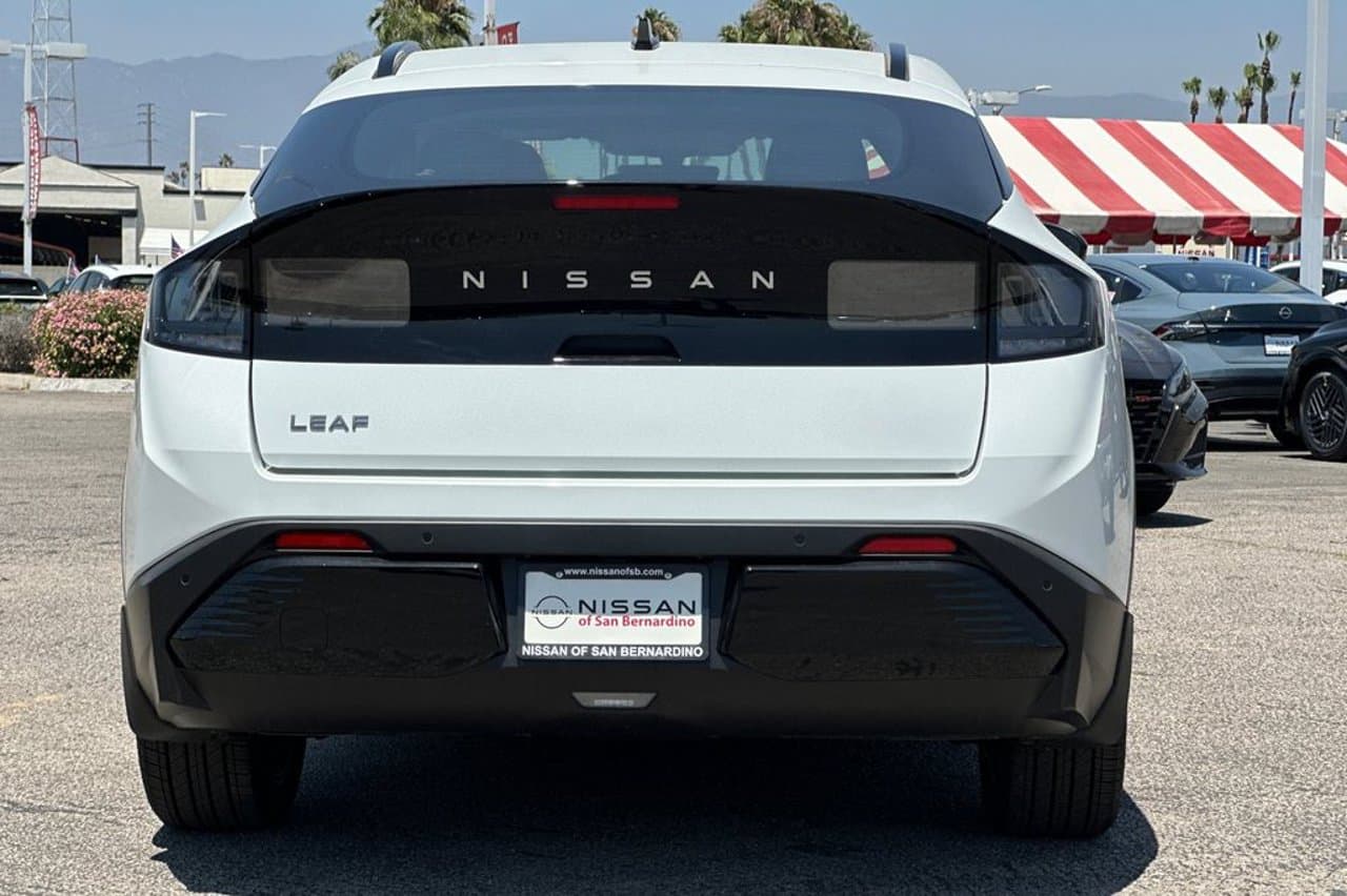 2026 Nissan LEAF PLATINUM+ 4