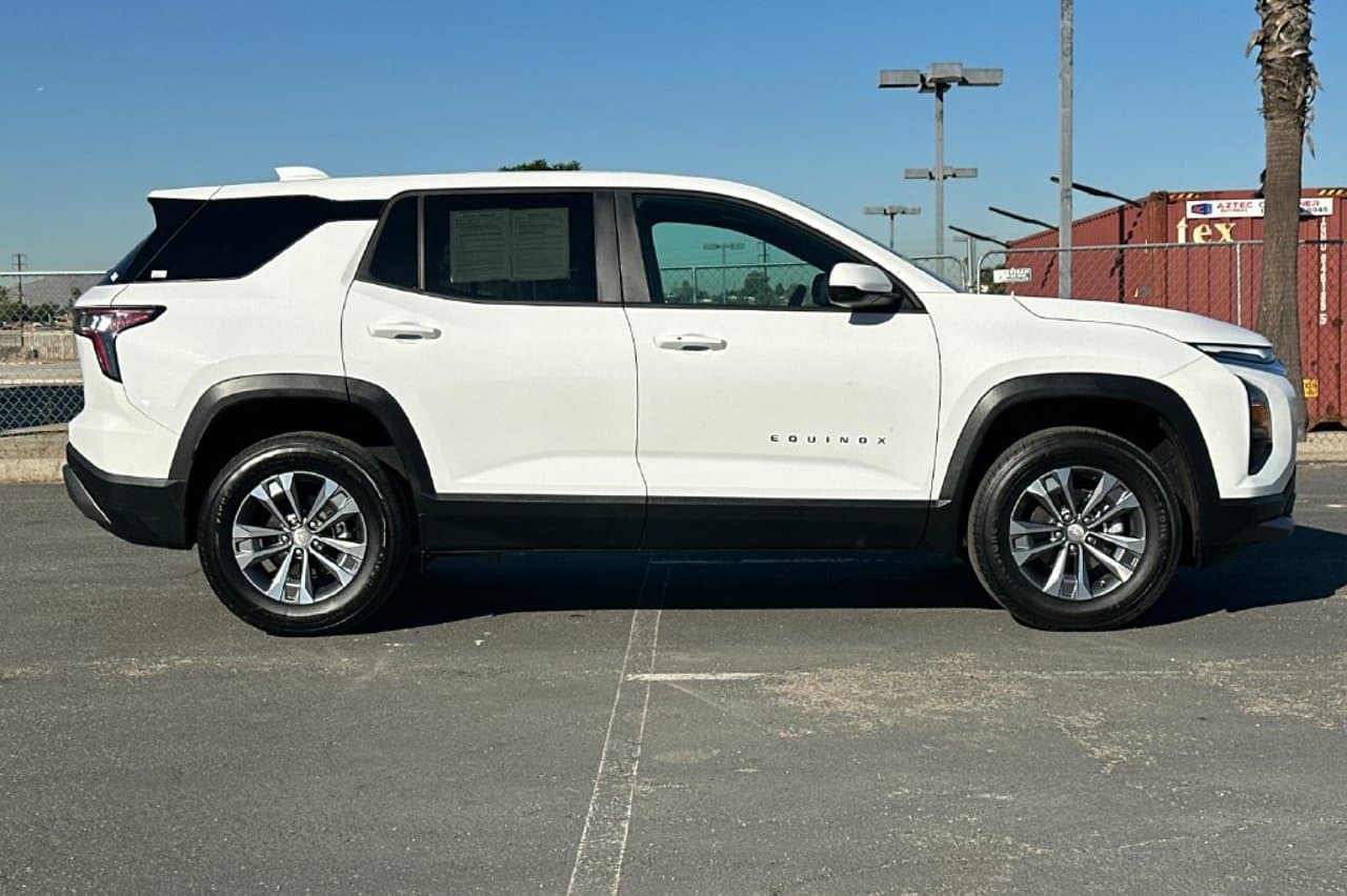 2026 Chevrolet Equinox FWD LT 2