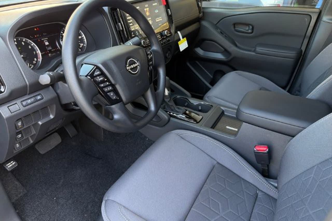 2027 Nissan Frontier SV 7