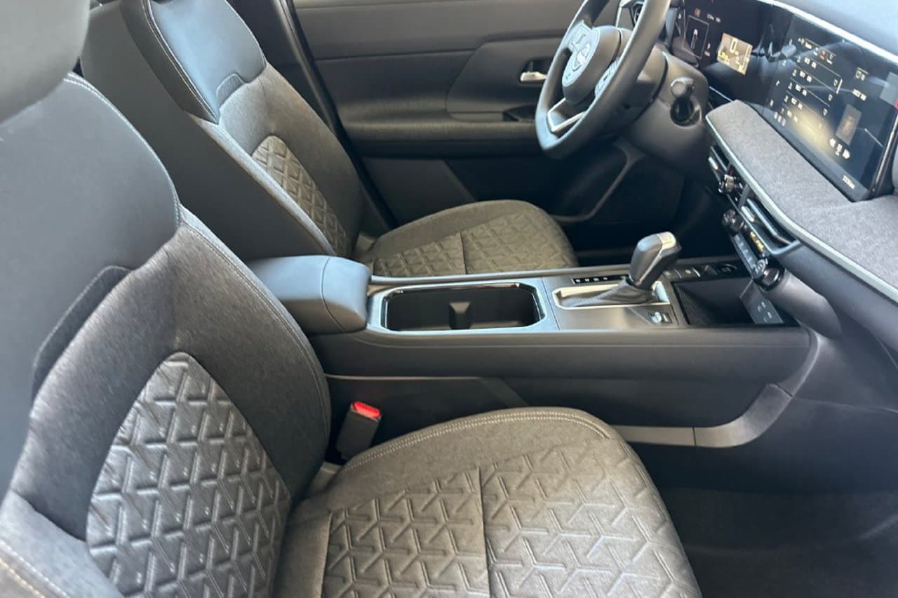 2027 Nissan Kicks SV 13