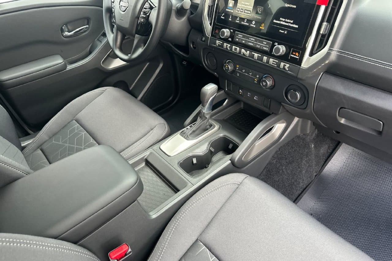 2027 Nissan Frontier SV 13