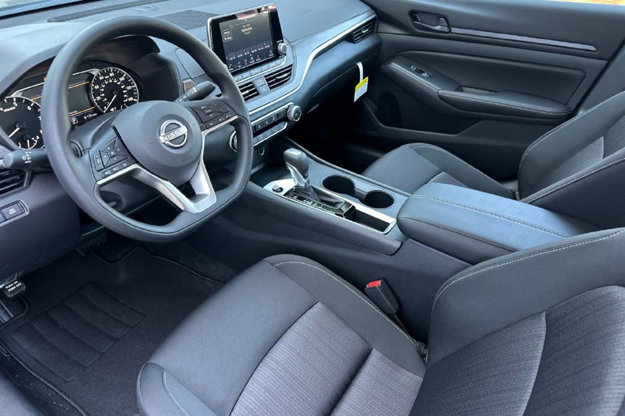 2026 Nissan Altima SV 8