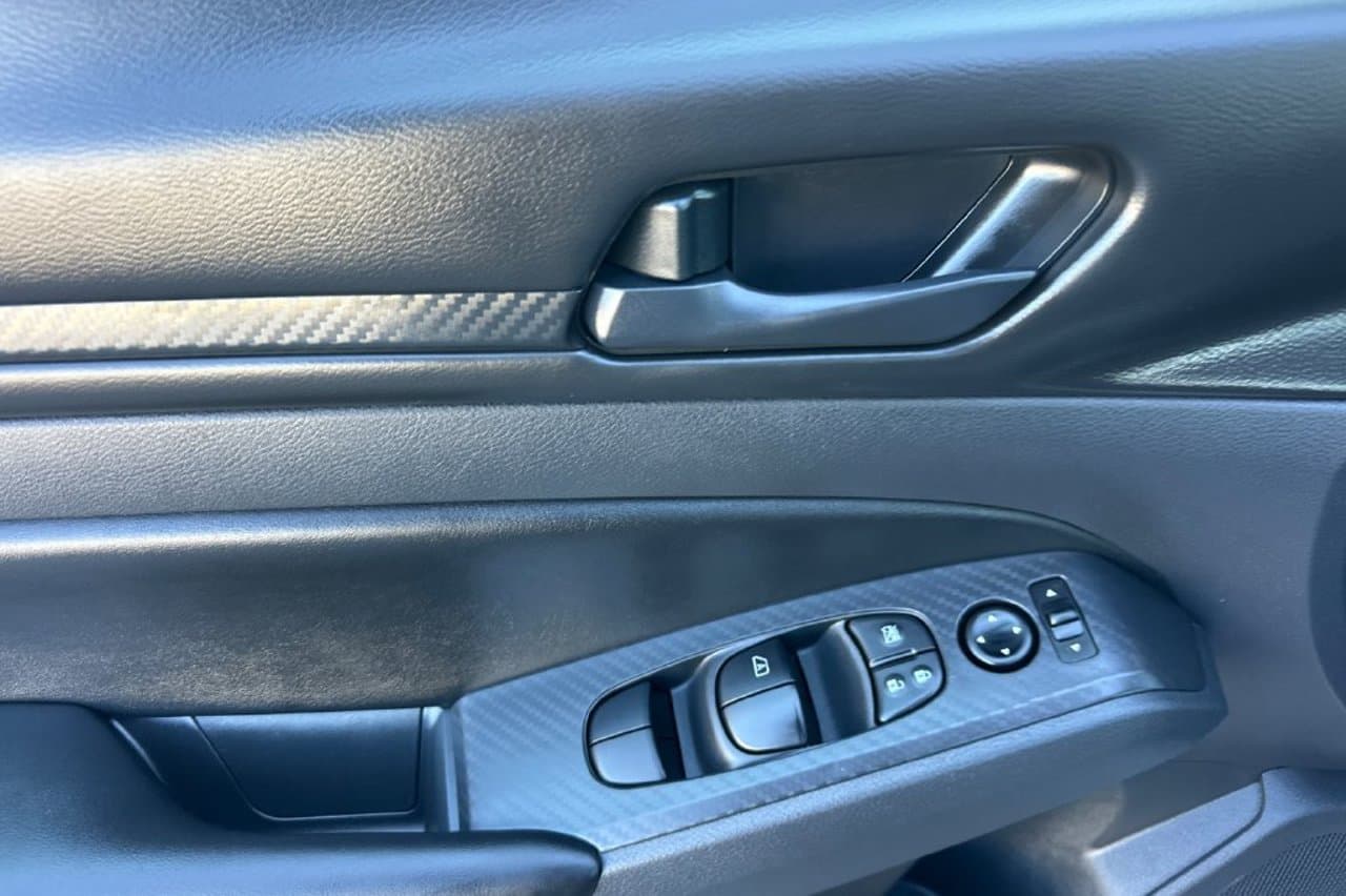 2025 Nissan Altima S 8