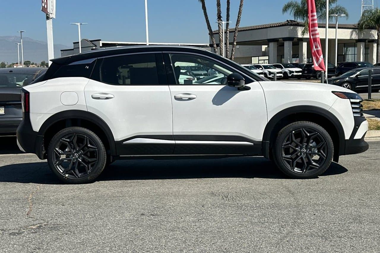 2026 Nissan Kicks SR 2
