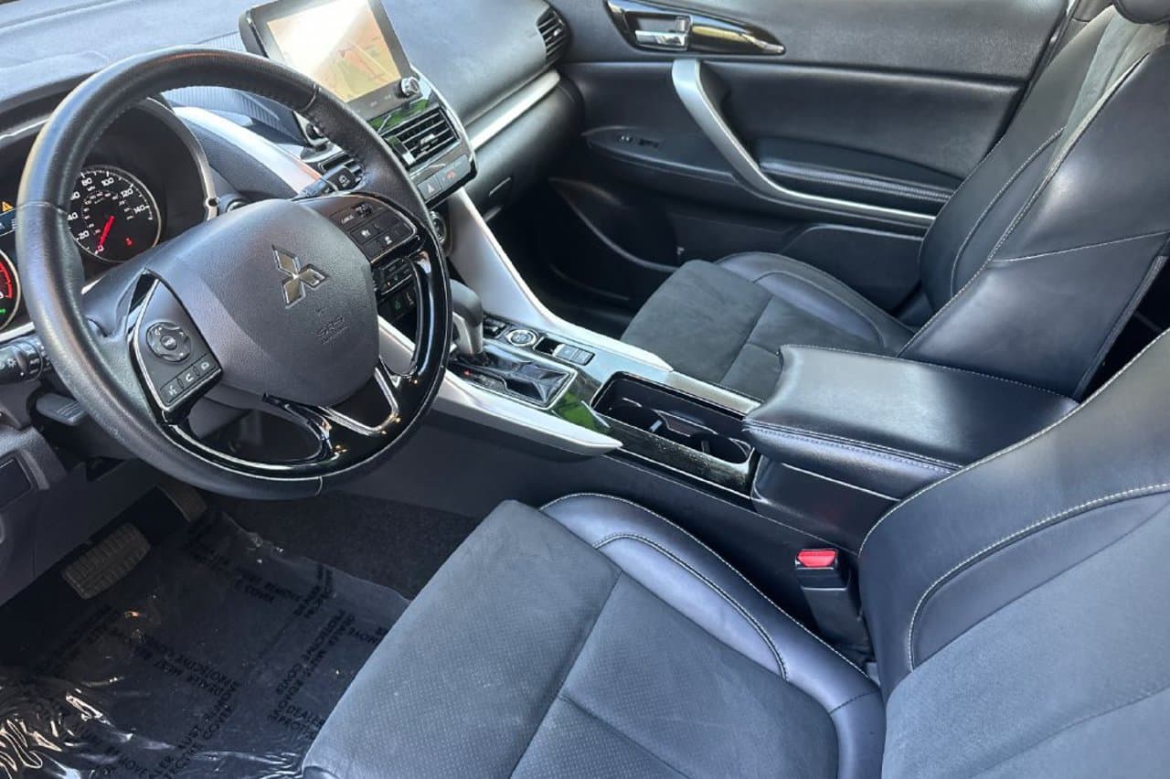 2025 Mitsubishi Eclipse Cross 8