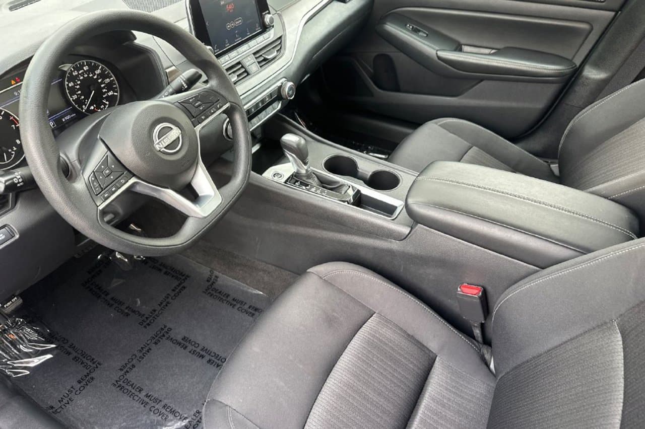 2025 Nissan Altima SV 8