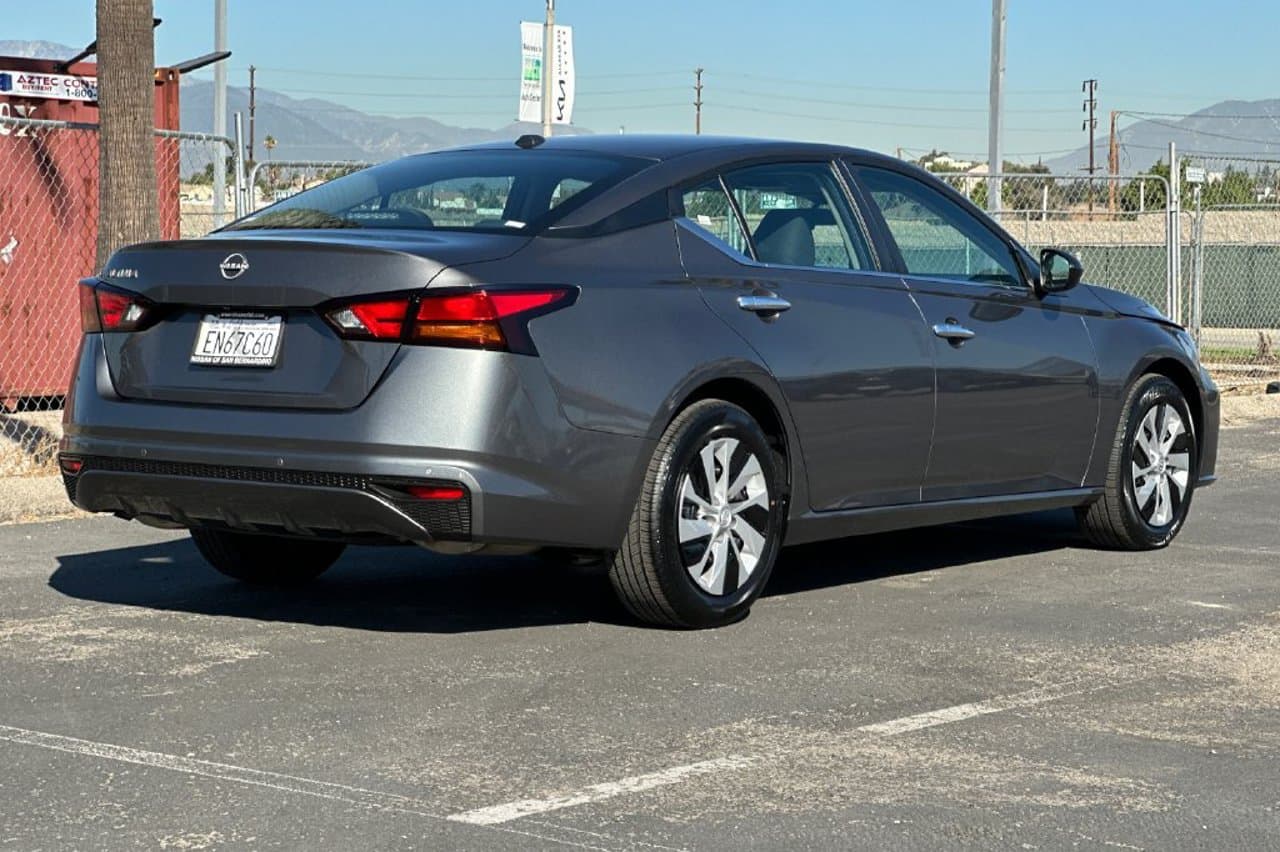 2025 Nissan Altima S 3