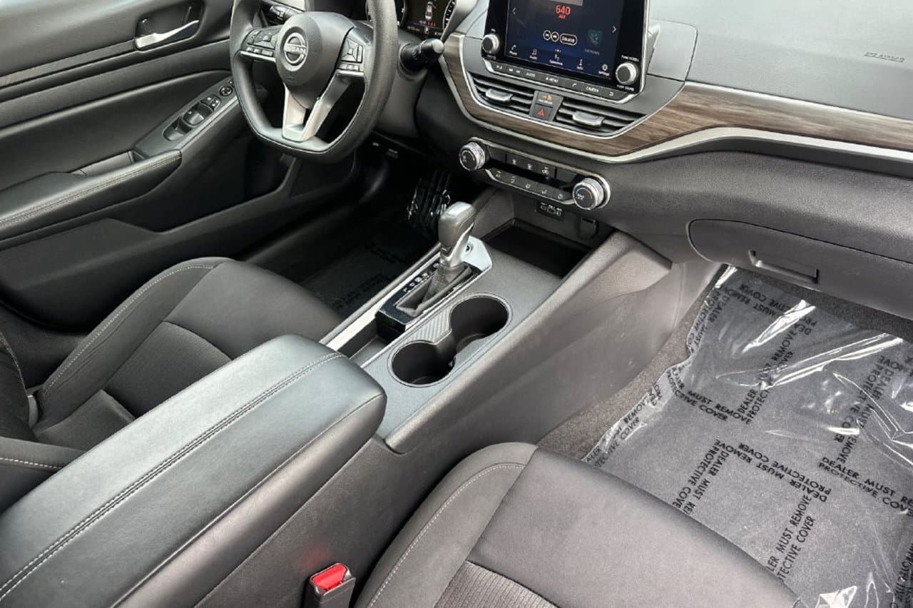2025 Nissan Altima SV 13