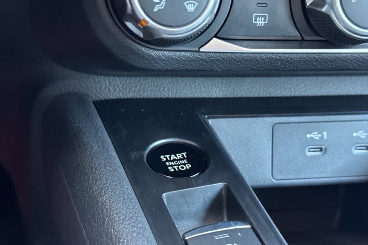 2027 Nissan Kicks S 19