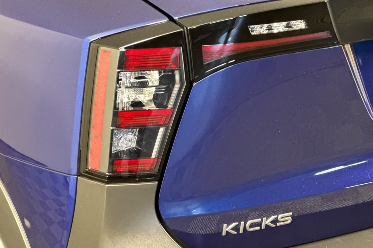 2026 Nissan Kicks SV 22
