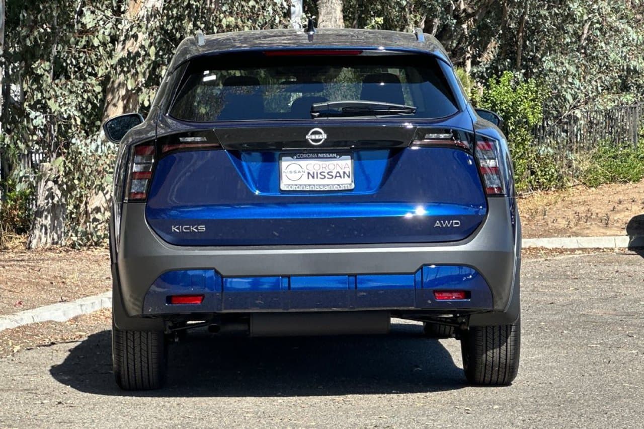 2027 Nissan Kicks SV 5