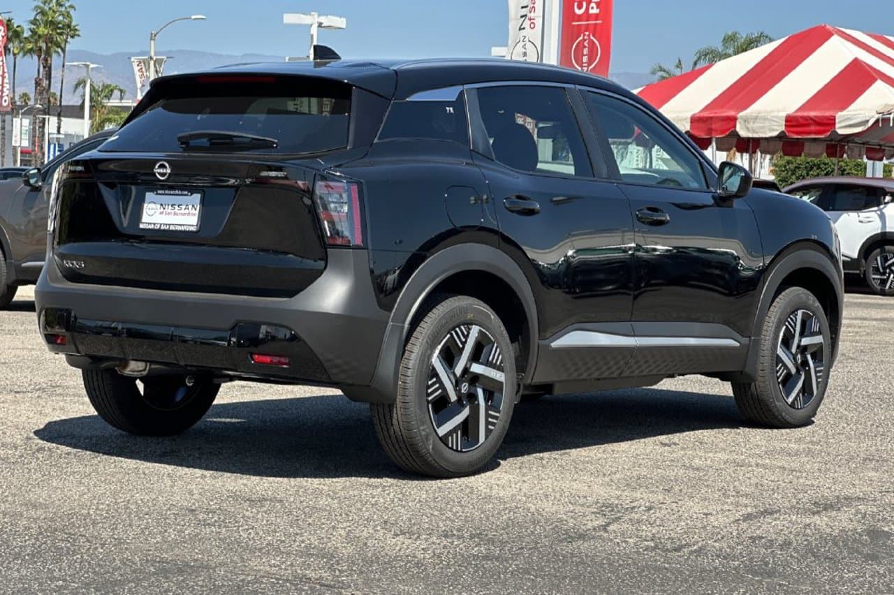 2027 Nissan Kicks SV 3
