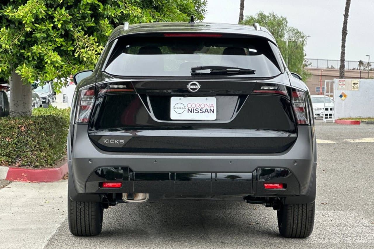 2027 Nissan Kicks SR 5