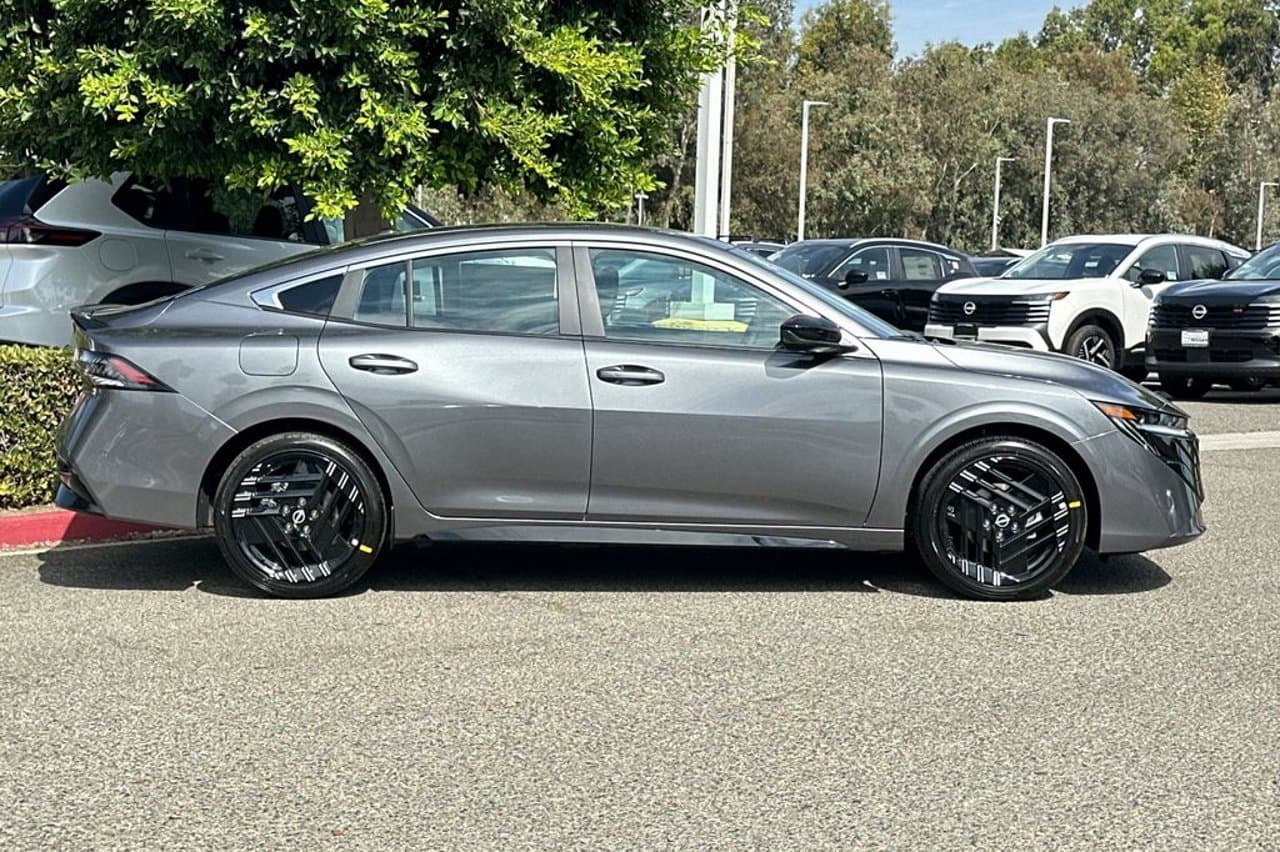 2027 Nissan Sentra SR 3