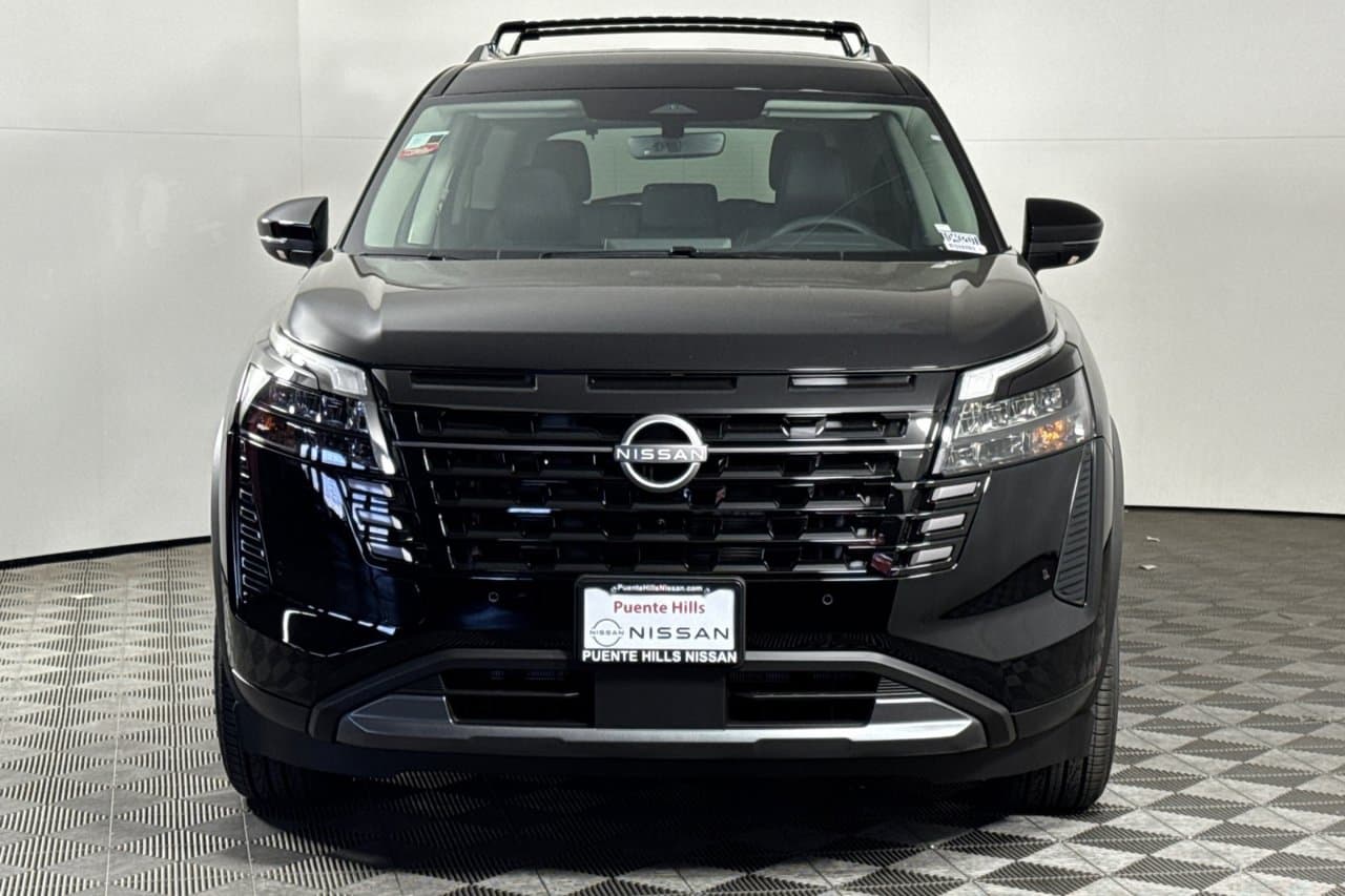2026 Nissan Pathfinder SL 6