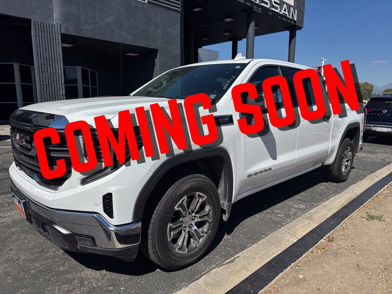 2025 GMC Sierra 1500 SLT 1