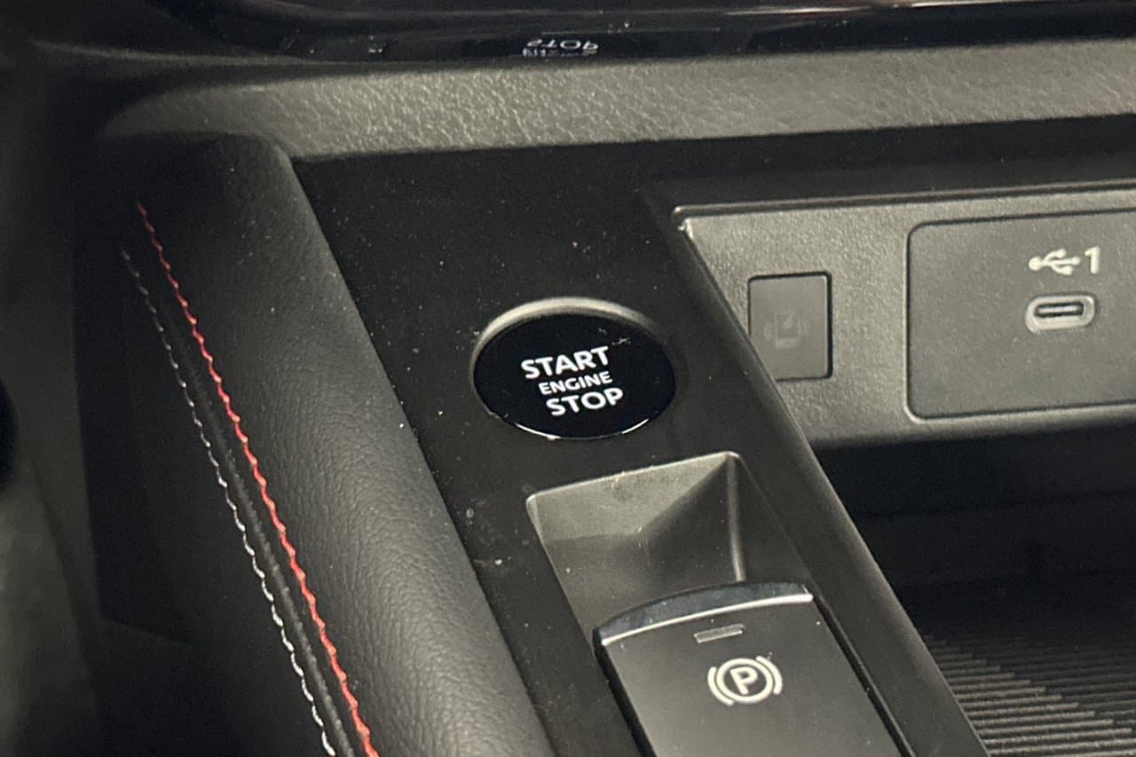 2026 Nissan Kicks SR 34