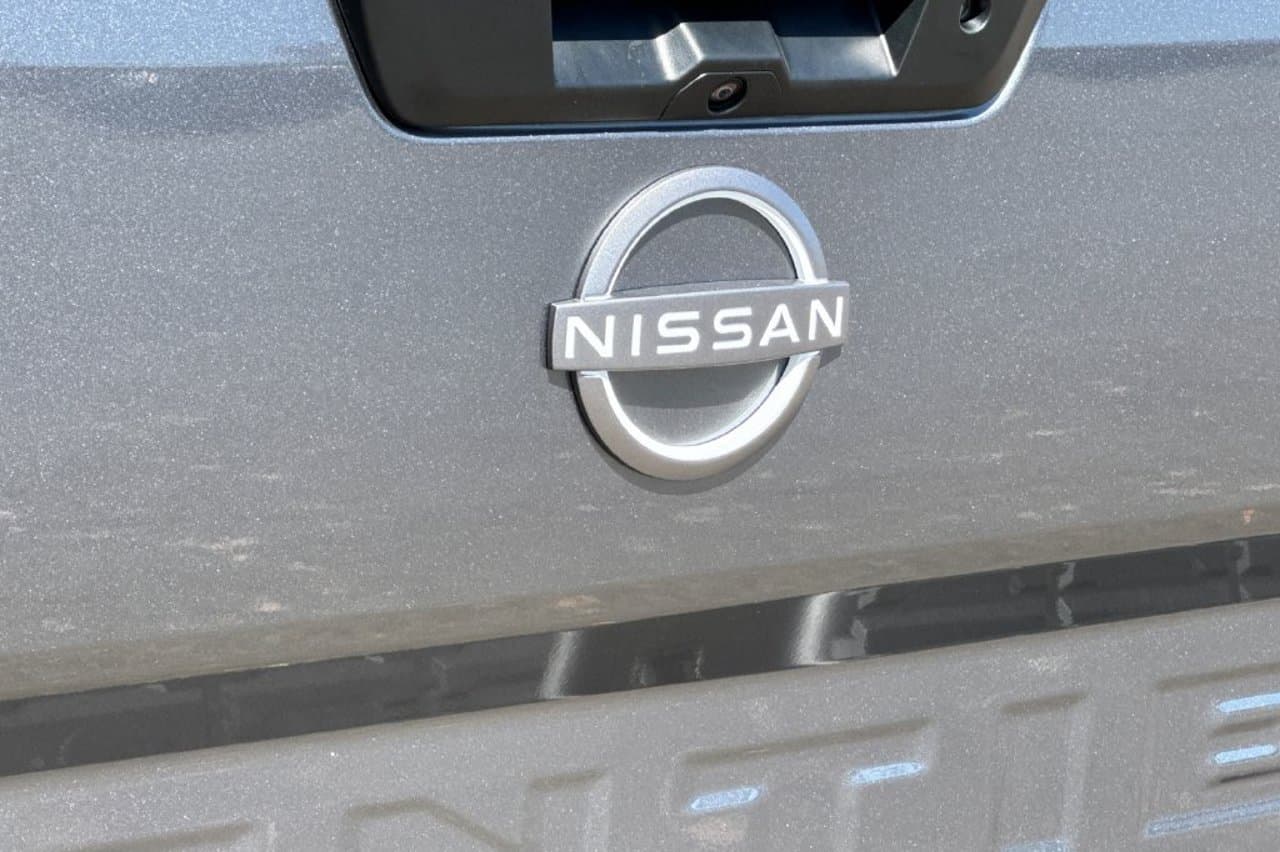 2027 Nissan Frontier SV 22