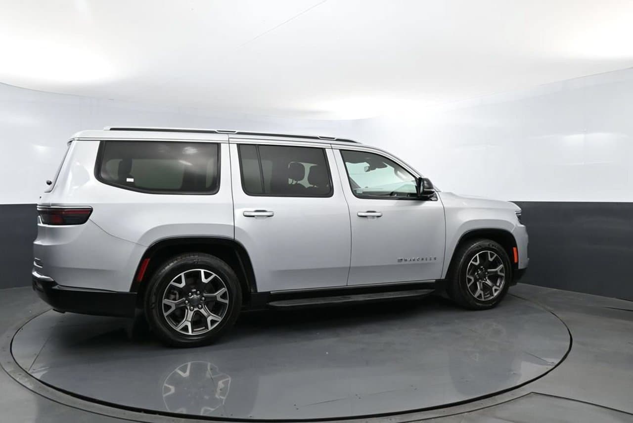 2024 Jeep Wagoneer Series III 23