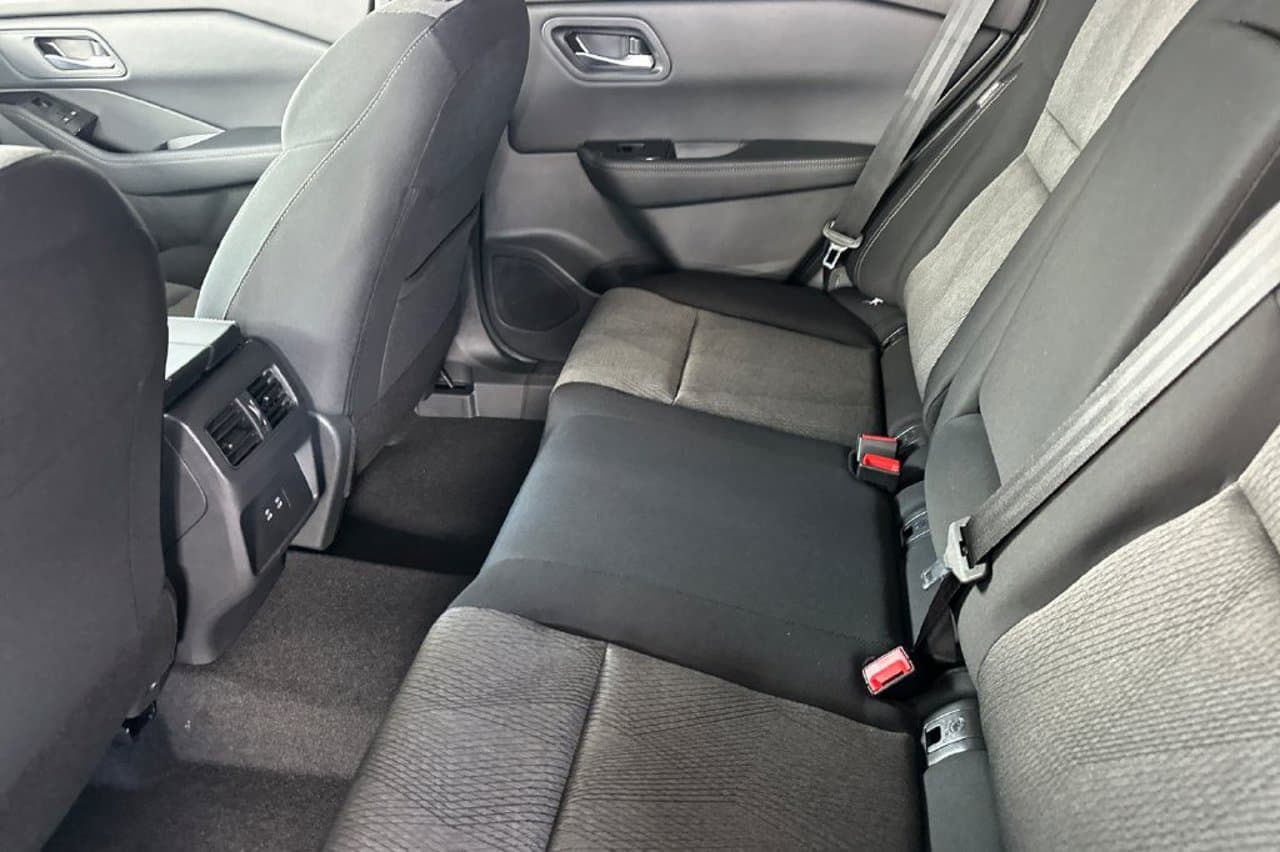 2026 Nissan Rogue SV 9
